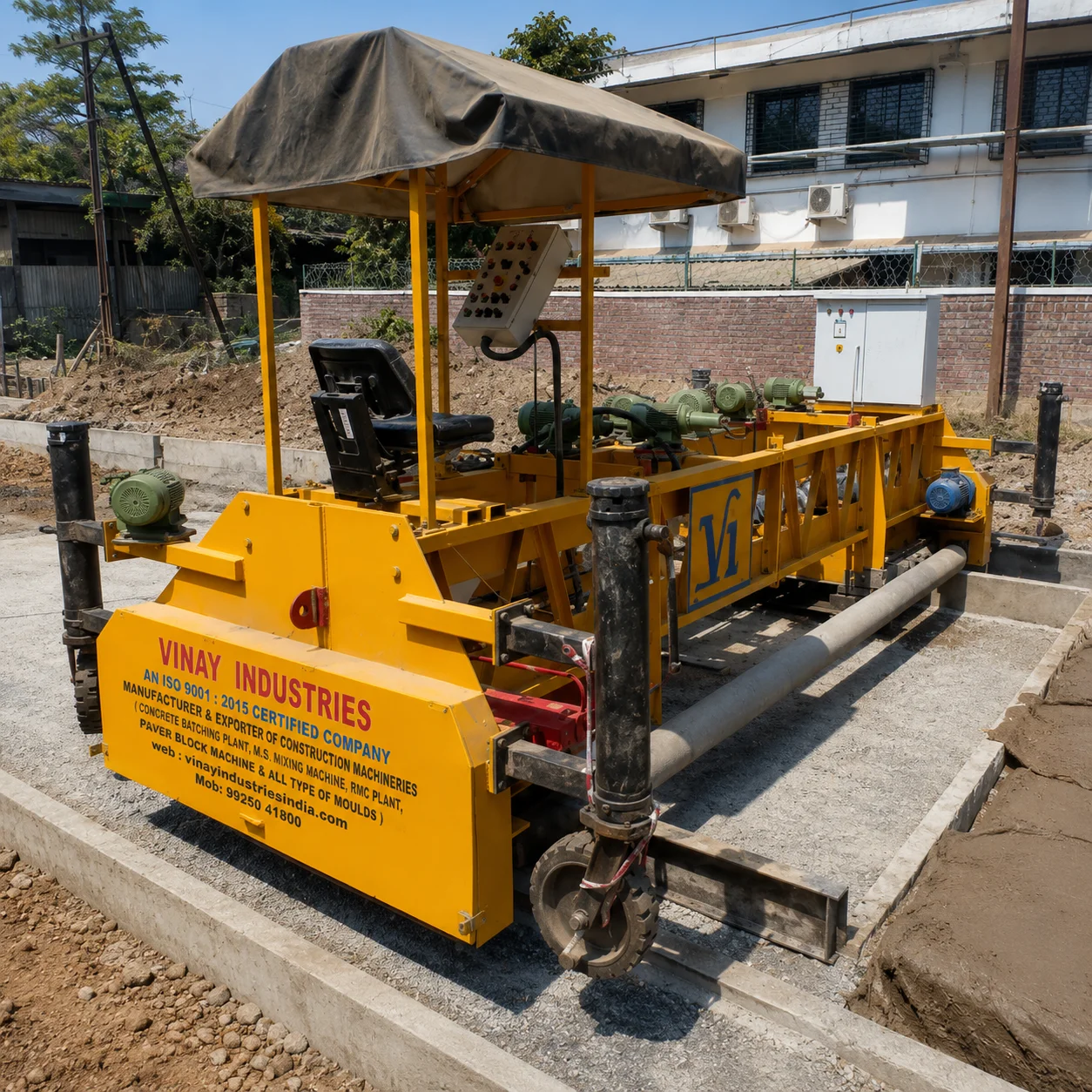 CONCRETE ROAD SCREED PAVER